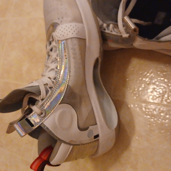 Nike Jordan white ,metallic Jordan 34s - Picture 7 of 7